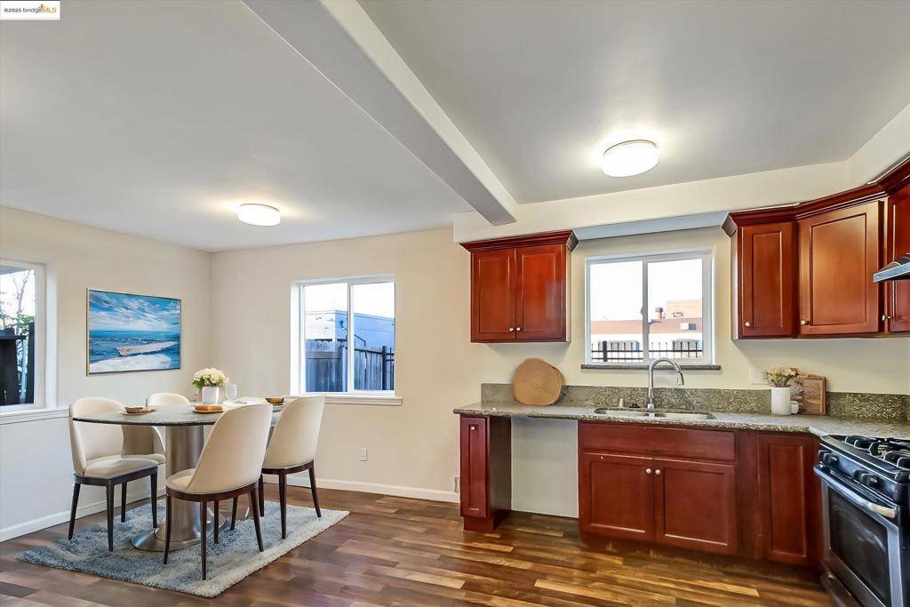 Oakland, CA 94607,865 27Th St