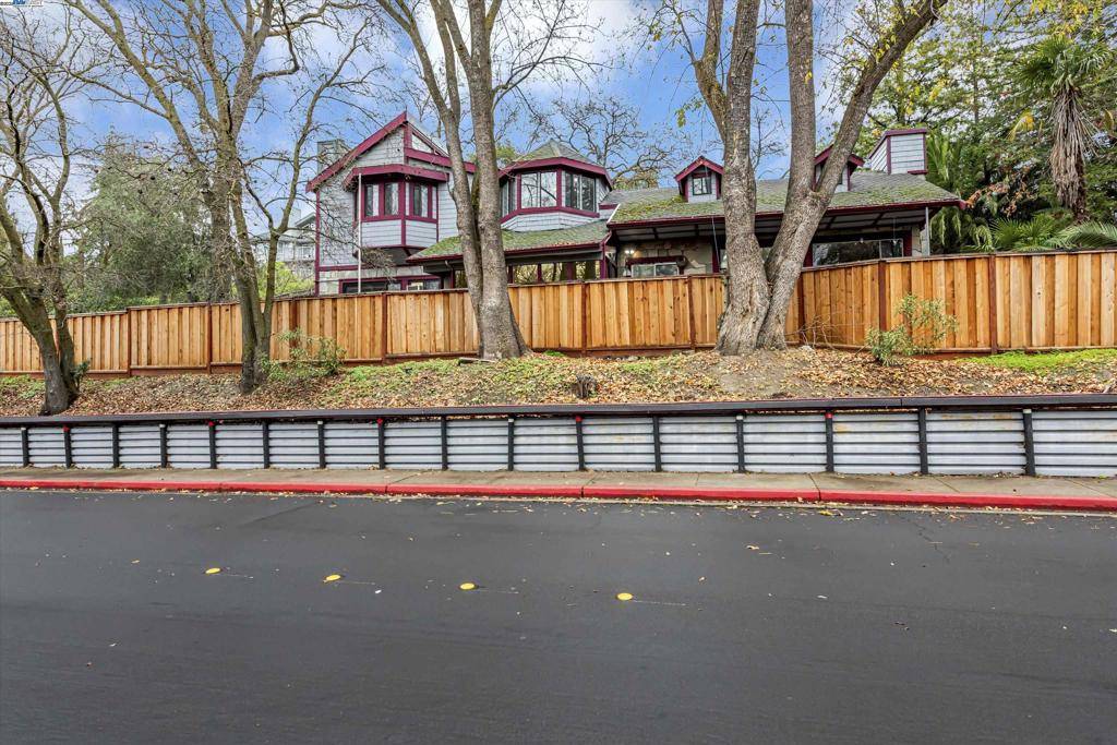 Walnut Creek, CA 94598,1374 Homestead Ave