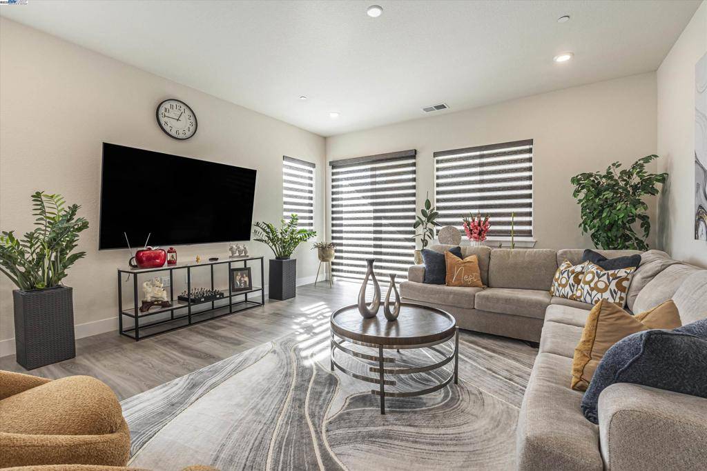 Manteca, CA 95336,1255 Parkcrest Cir
