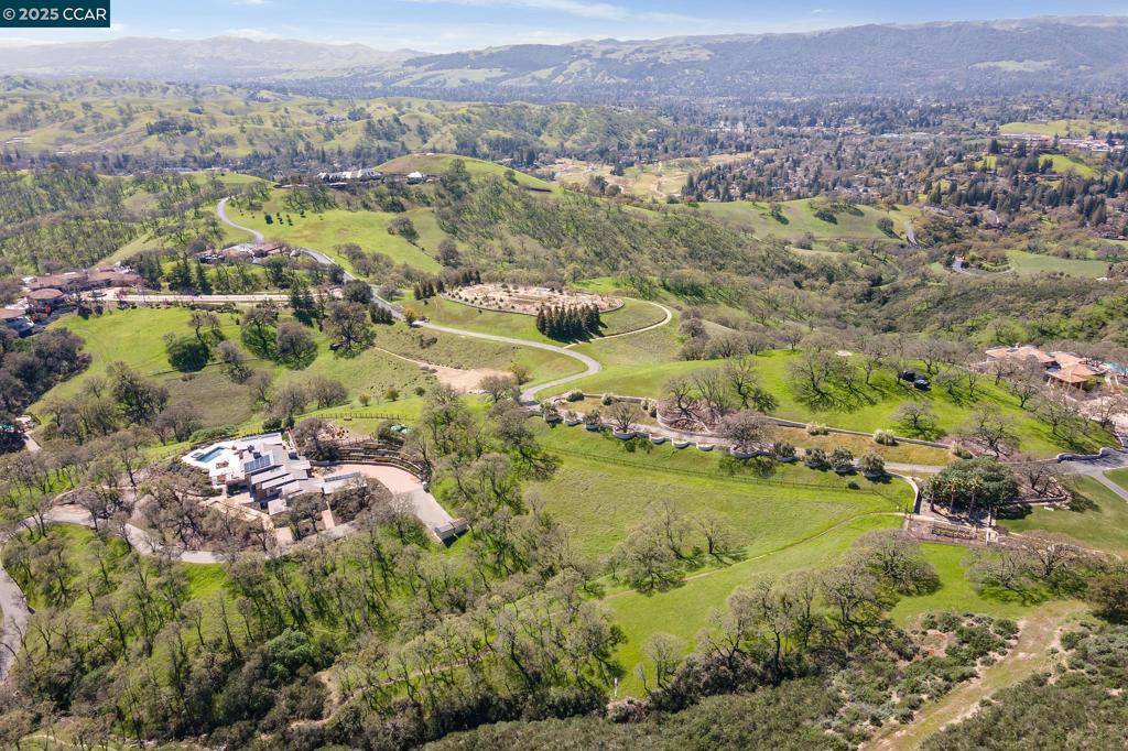 Diablo, CA 94528,2415 Diablo Lakes Ln