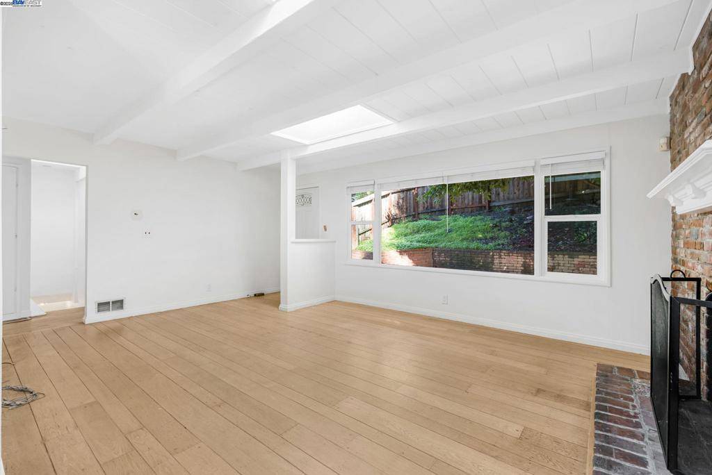 Oakland, CA 94611,8040 Shepherd Canyon Rd