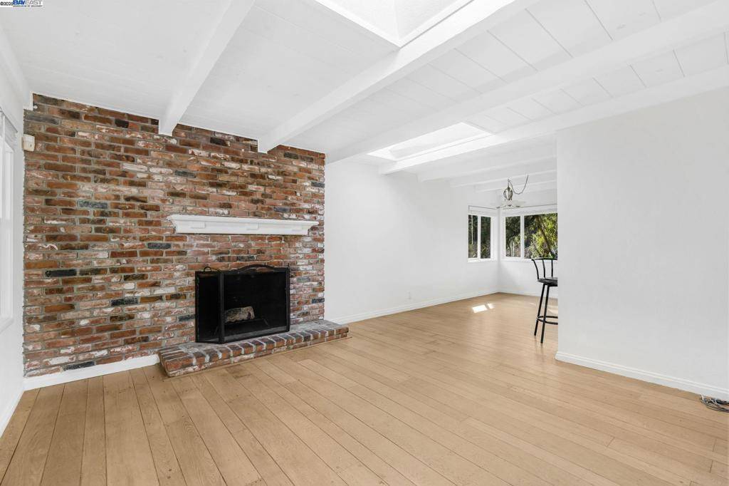 Oakland, CA 94611,8040 Shepherd Canyon Rd