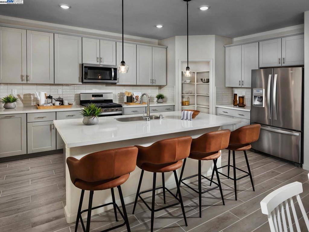 Manteca, CA 95337,2135 BREAK AVE