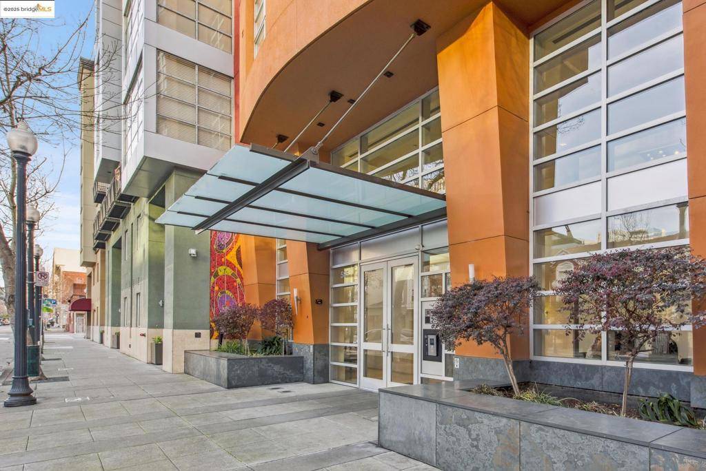 Oakland, CA 94607,585 9th St #528