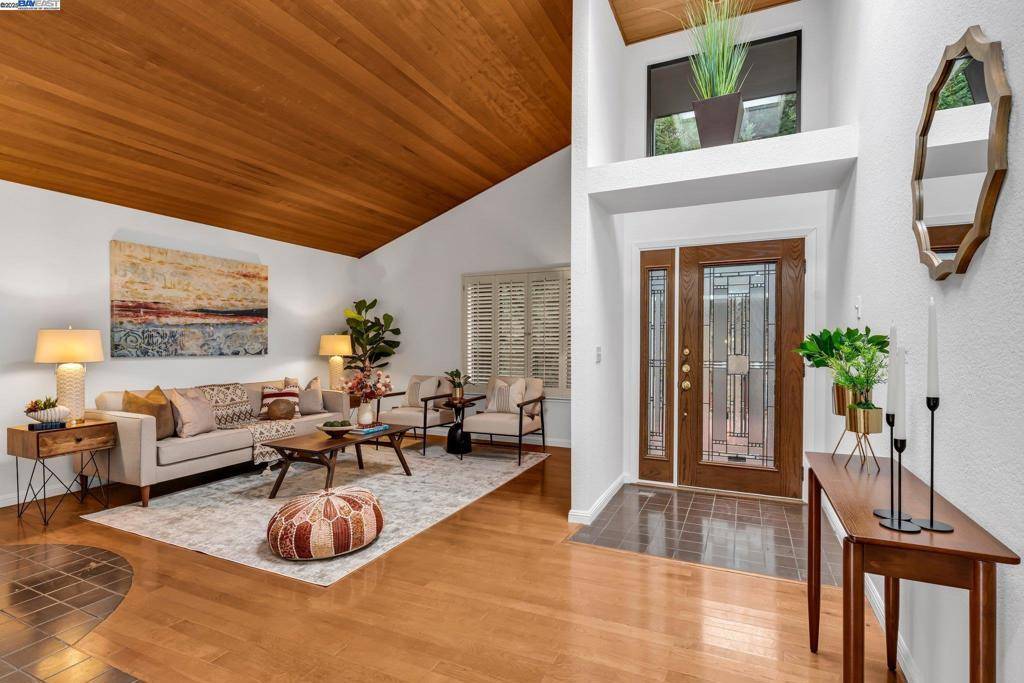 Oakland, CA 94611,6815 Oakwood Dr