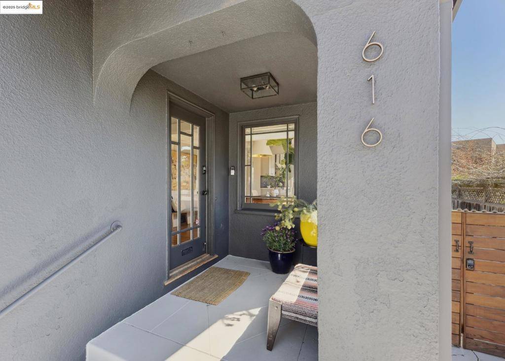 Oakland, CA 94610,616 Capell St