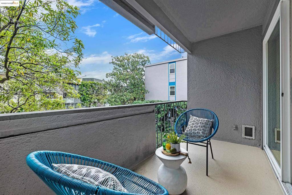 Oakland, CA 94611,3945 Harrison St #23