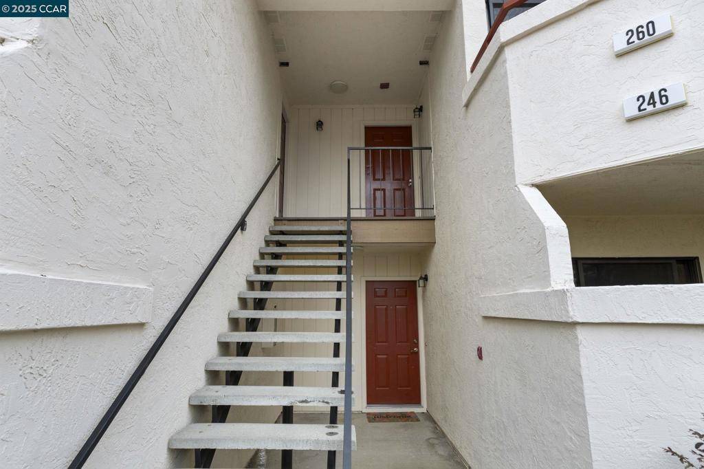Concord, CA 94521-4915,5075 Valley Crest Dr #262
