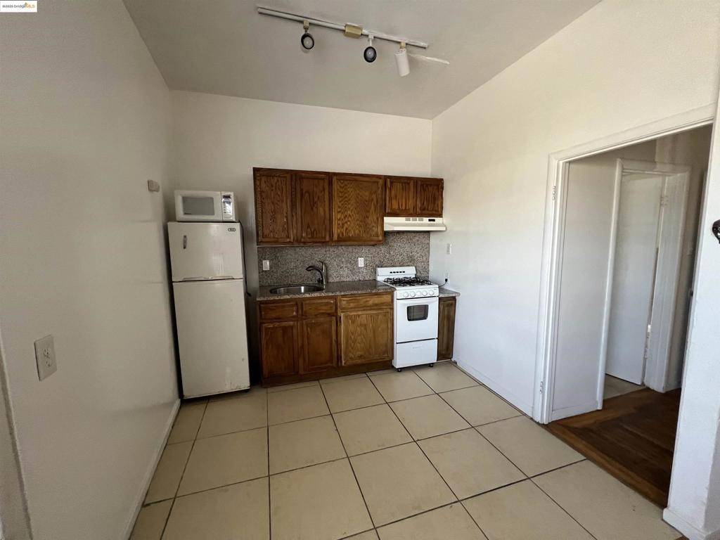 Berkeley, CA 94703,3244 ELLIS ST