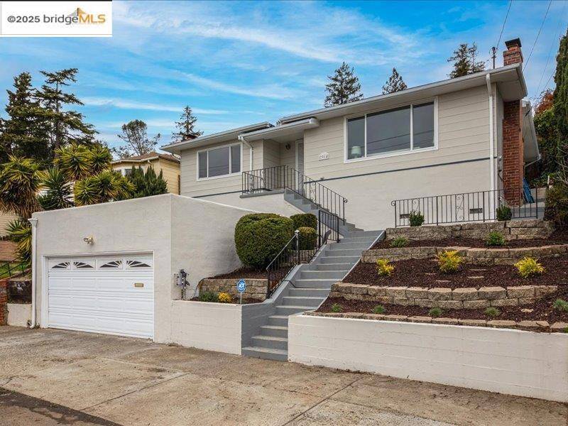 Oakland, CA 94605,7914 Hillmont Dr