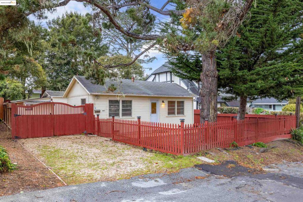 Monterey, CA 93940,725 Lyndon St