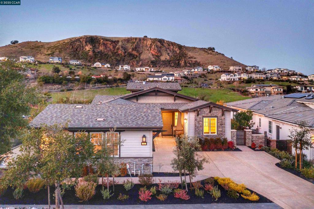 Orinda, CA 94563,11 Paintbrush Lane