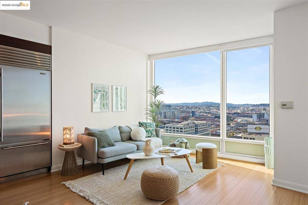 San Francisco, CA 94105,425 1st ST #1904
