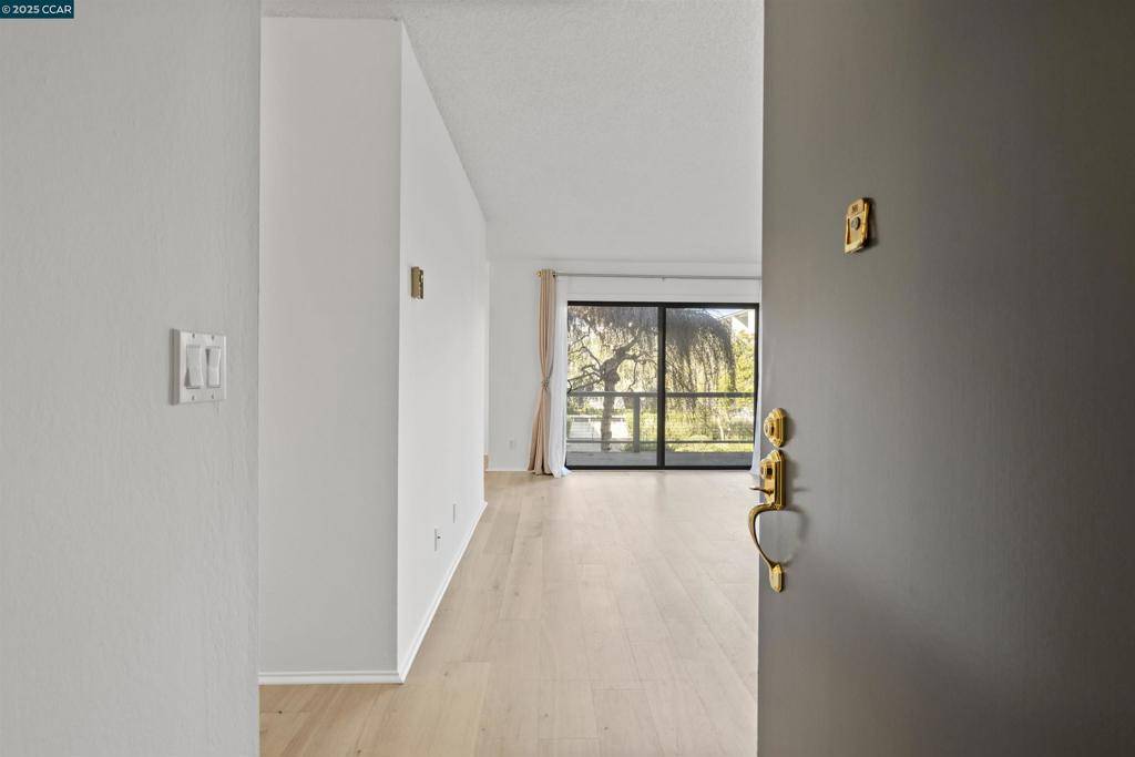 Emeryville, CA 94608,3 Commodore Dr #B361