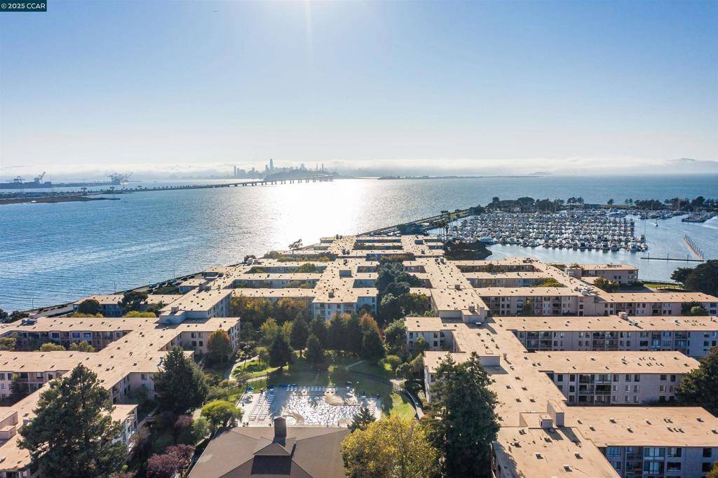 Emeryville, CA 94608,3 Commodore Dr #B361