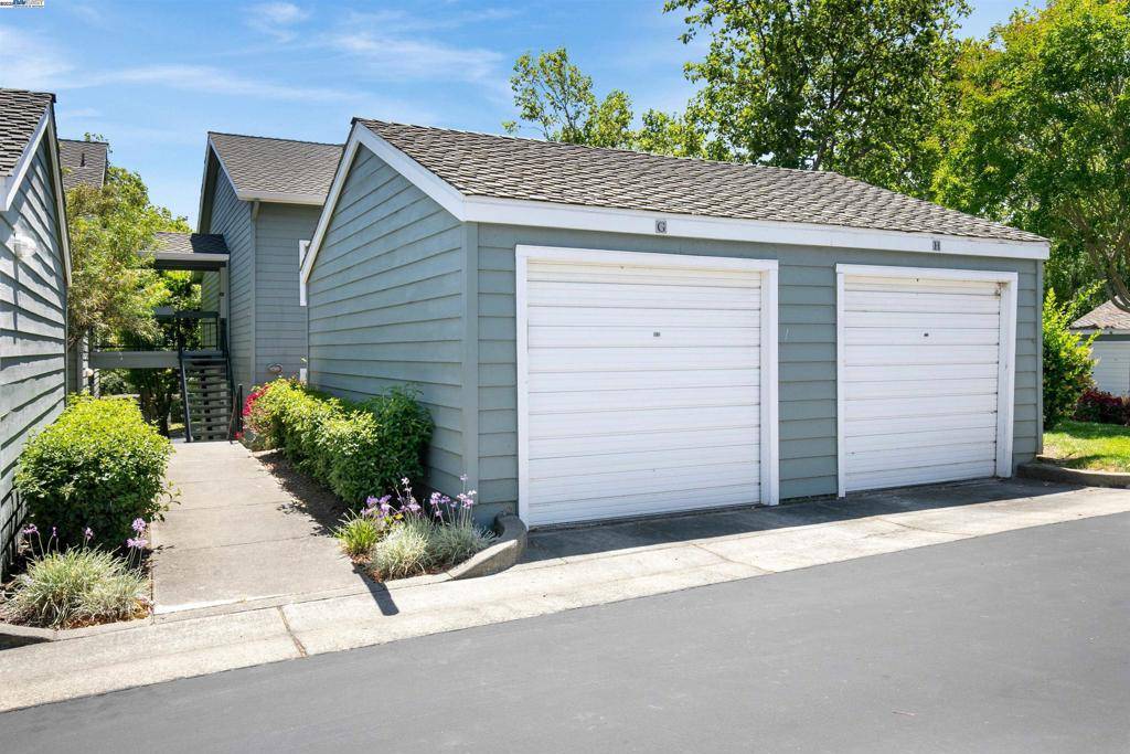 Pleasanton, CA 94588,8170 Mountain View Dr #G