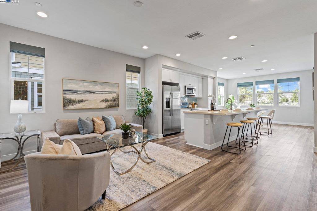 Scotts Valley, CA 95066,347 Skyforest Way