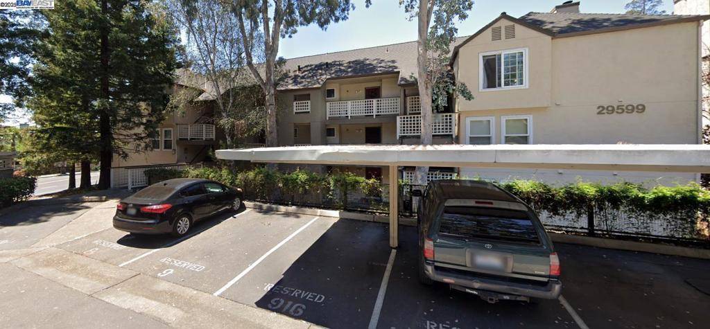 Hayward, CA 94544,29599 Vanderbilt St #204