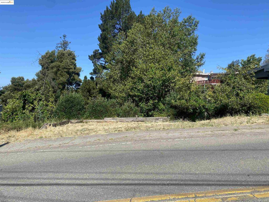 Oakland, CA 94611-1037,0 Skyline Blvd.