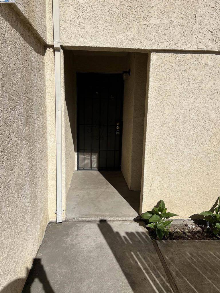 Tracy, CA 95376,1015 W 9th