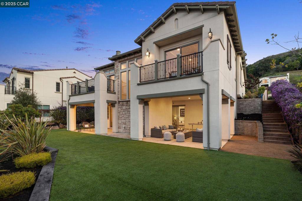 Orinda, CA 94563,23 West Hill Way