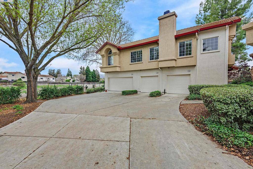 Pleasanton, CA 94588,5788 Belleza Dr