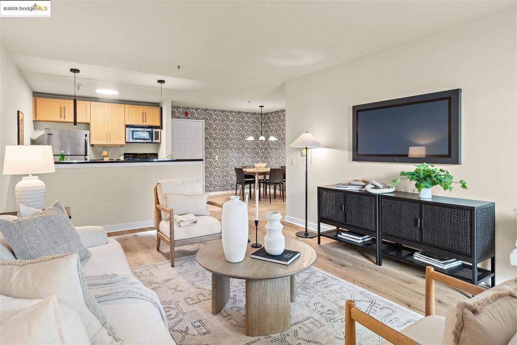 Emeryville, CA 94608,6400 Christie Ave #1209