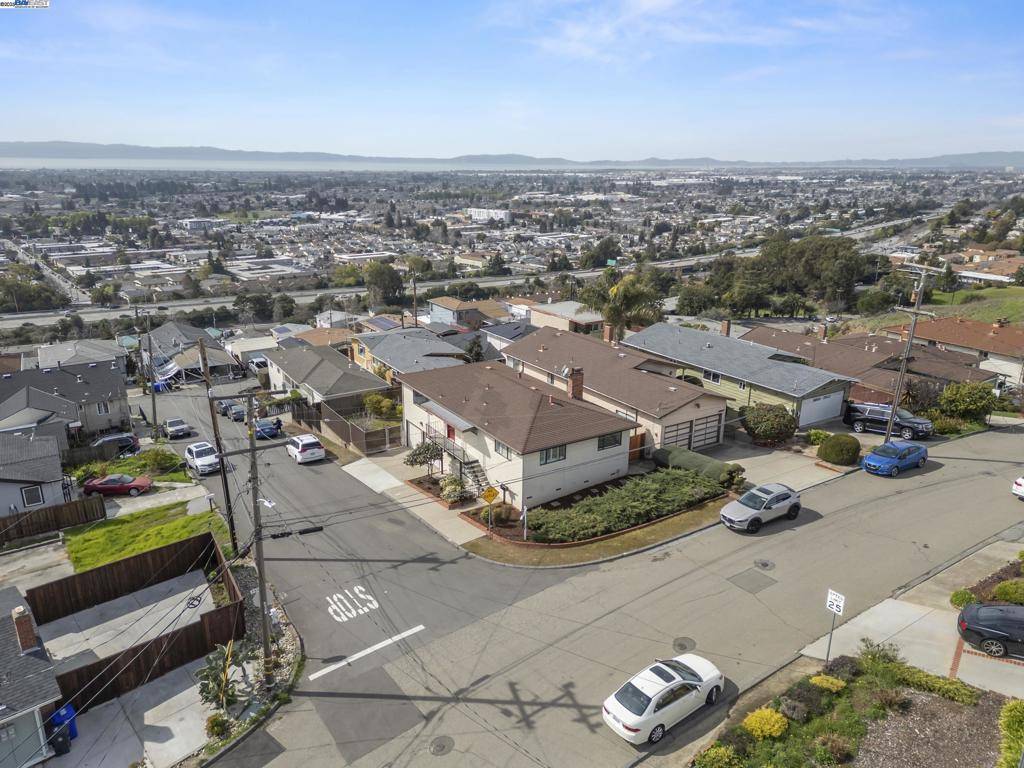 San Leandro, CA 94578,2122 Pico Pl