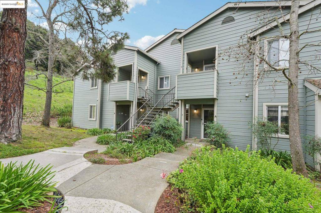 Oakland, CA 94605,740 Canyon Oaks Dr #A