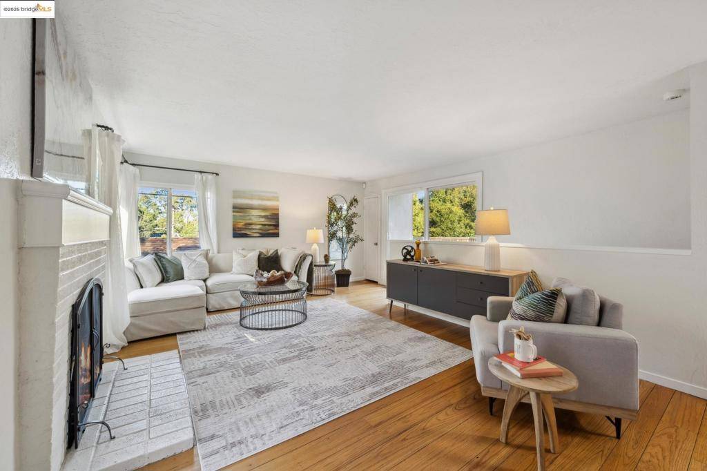 Oakland, CA 94605,6144 Oakdale Ave