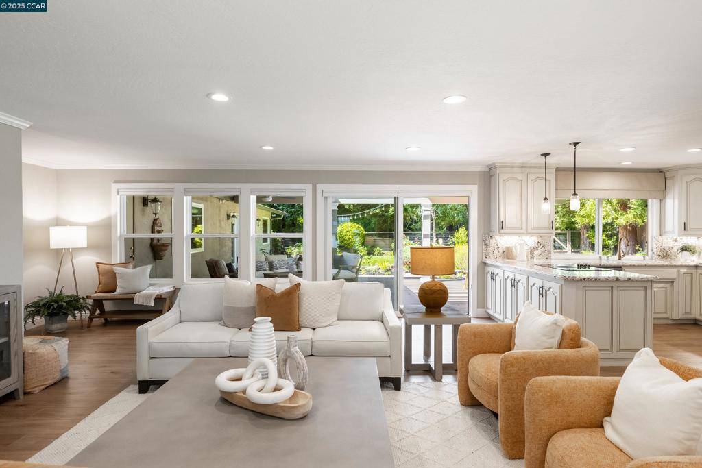Danville, CA 94526,685 Las Barrancas Dr
