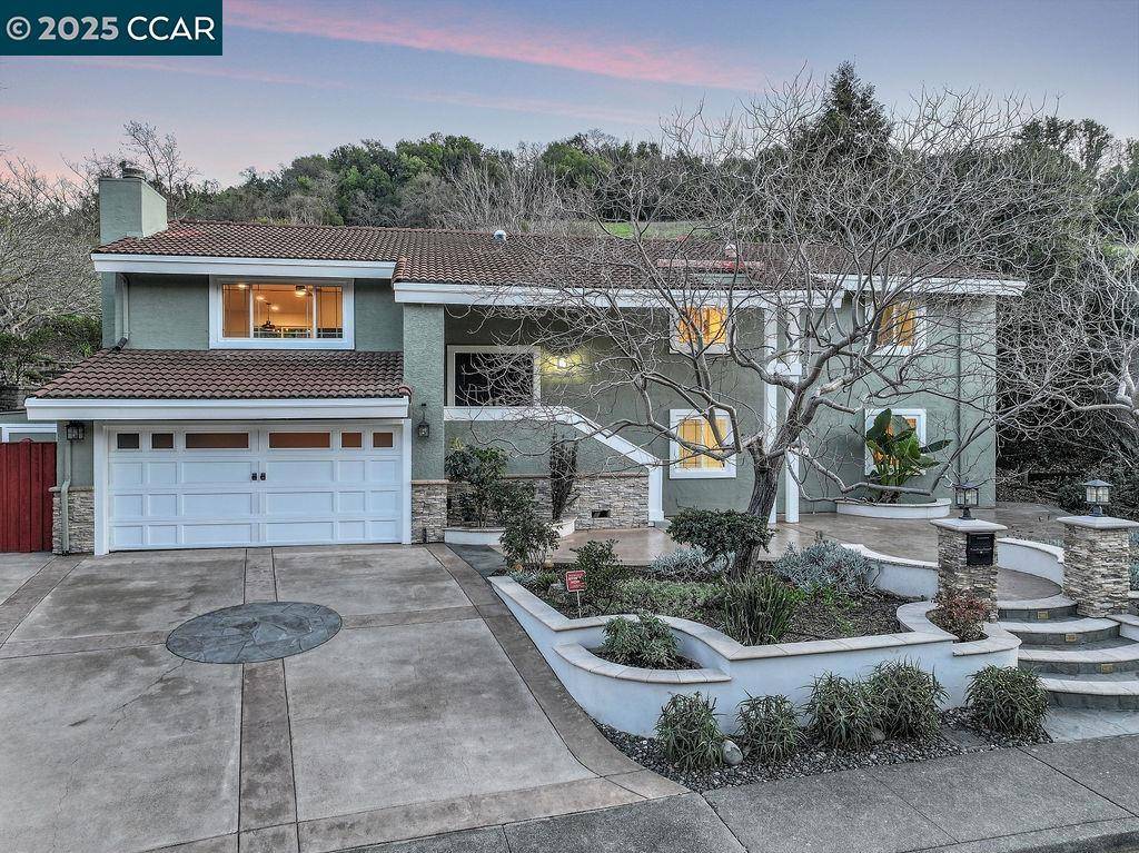 Martinez, CA 94553,946 Calle Verde
