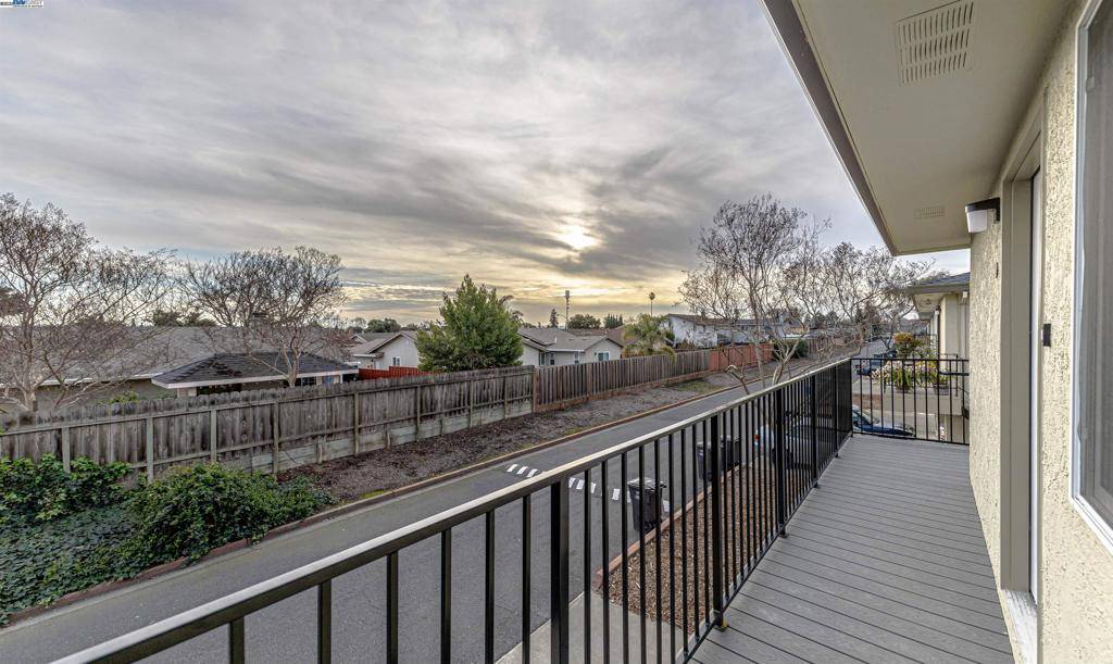 Union City, CA 94587,34837 Starling Dr #4