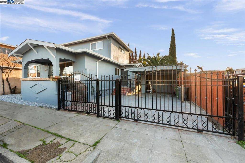 Oakland, CA 94603,9525 A St