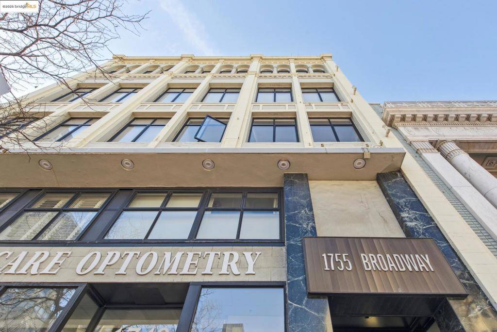 Oakland, CA 94612,1755 Broadway #54