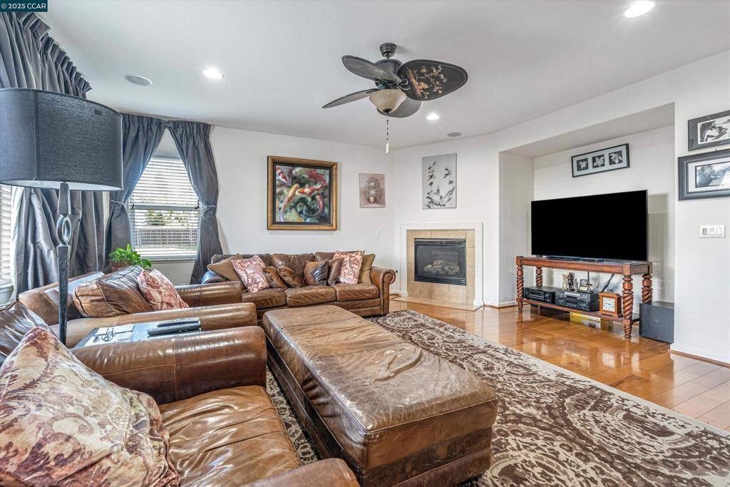 Patterson, CA 95363,241 Bellflower Ct