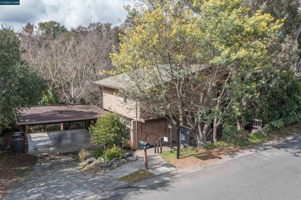 Orinda, CA 94563,85 Scenic Drive