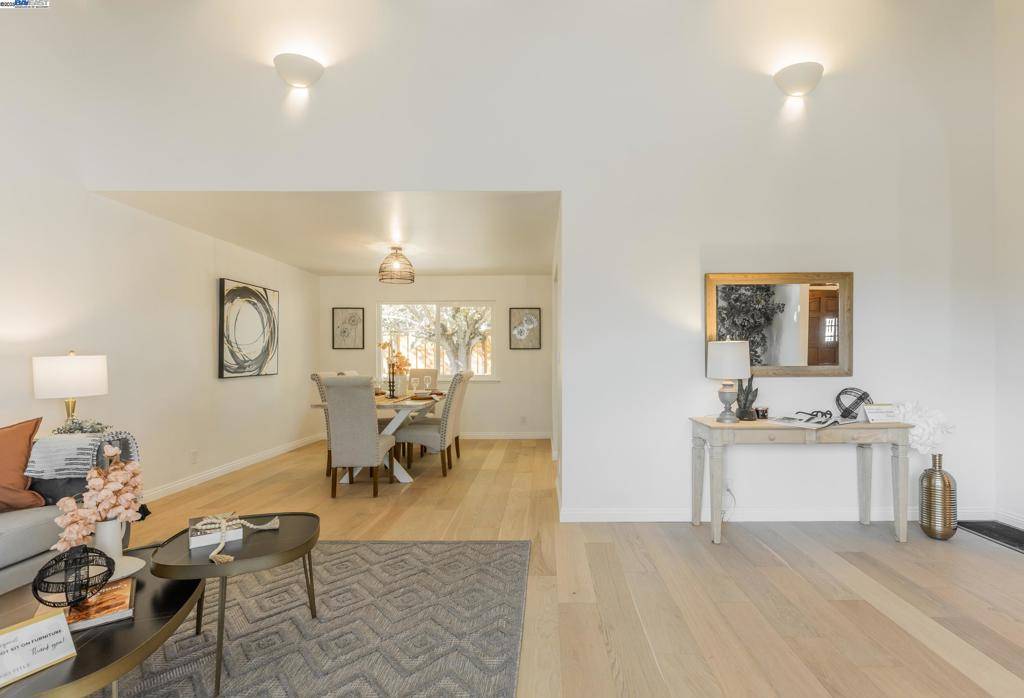 Castro Valley, CA 94546,17007 High Pine Way