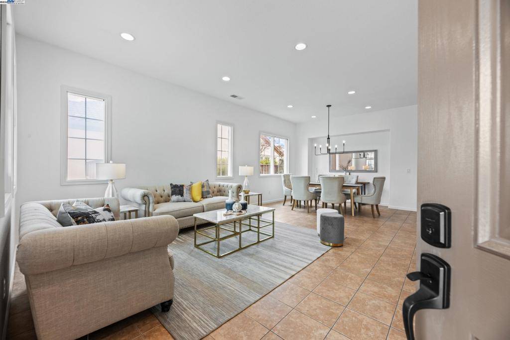 Hayward, CA 94545,2581 Spindrift Cir
