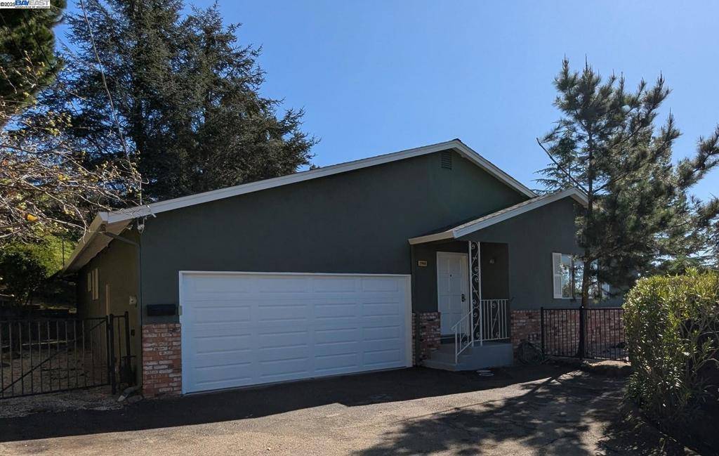Castro Valley, CA 94546,17468 Kingston Way