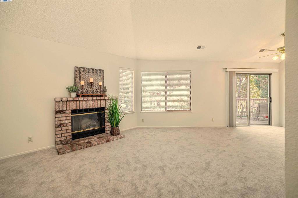Pleasanton, CA 94566,3428 Smoketree Commons Dr