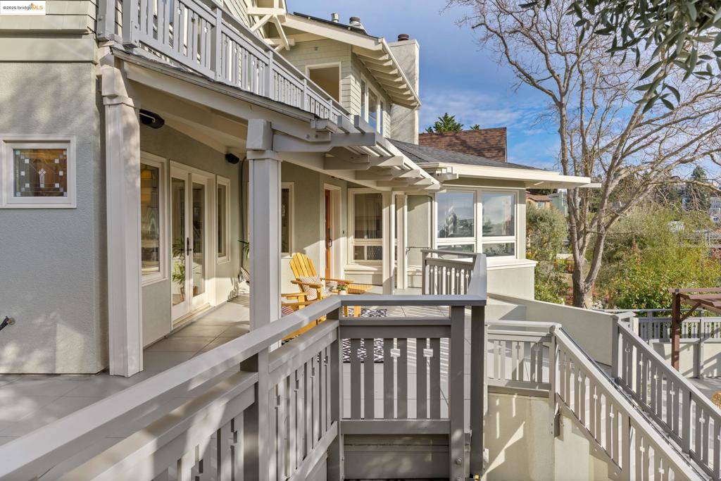 Oakland, CA 94618,6160 Buena Vista Ave