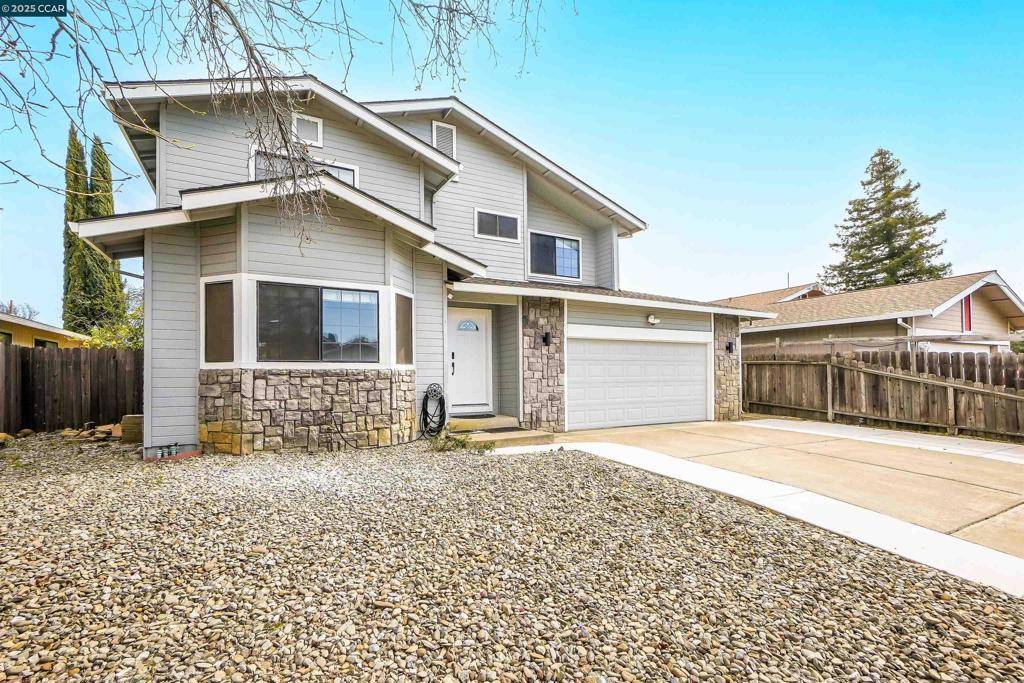 Vacaville, CA 95687,185 Woodridge Cir