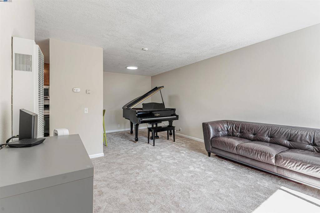 Union City, CA 94587,215 Galano Plz