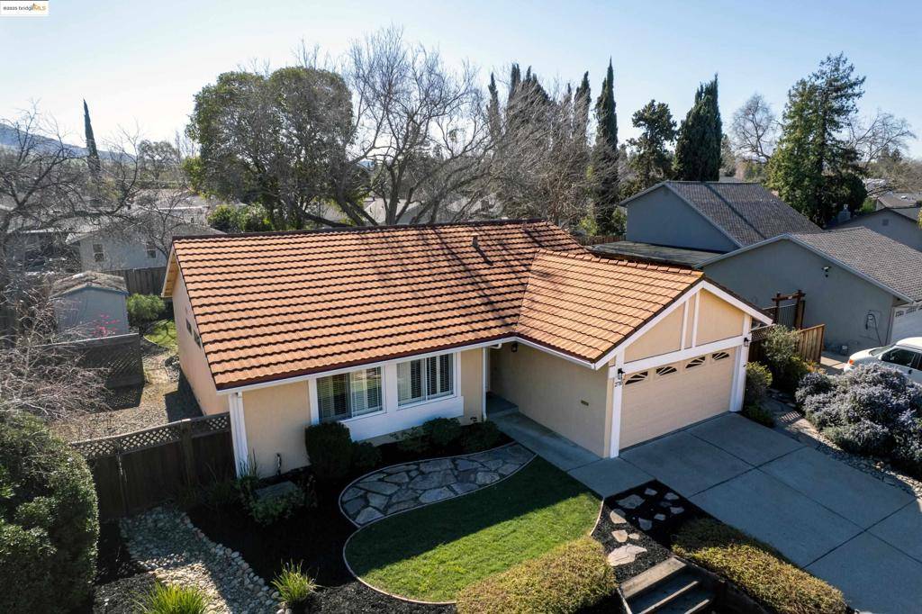 Concord, CA 94518,2710 Lyon Cir