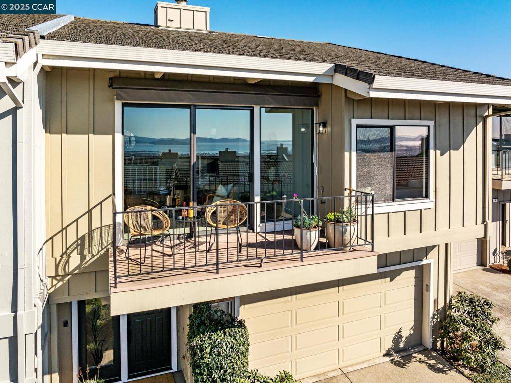 Oakland, CA 94618-2322,11 Marlin Cove