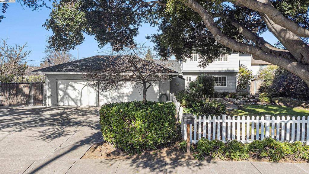 Fremont, CA 94555,3701 Ferry Ln