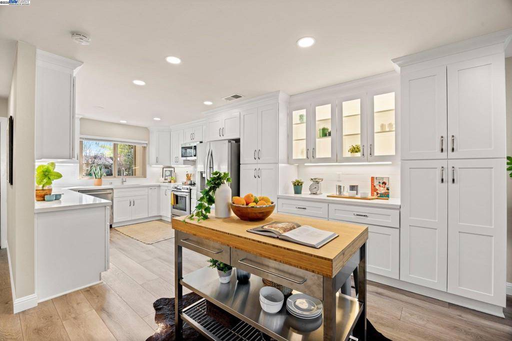 Alameda, CA 94502,1114 Bismarck Ln
