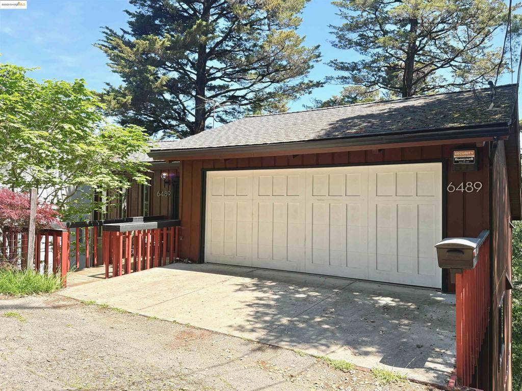Oakland, CA 94611,6489 Girvin Dr
