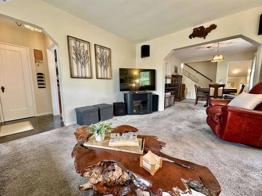 San Leandro, CA 94577,325 Belleview Dr